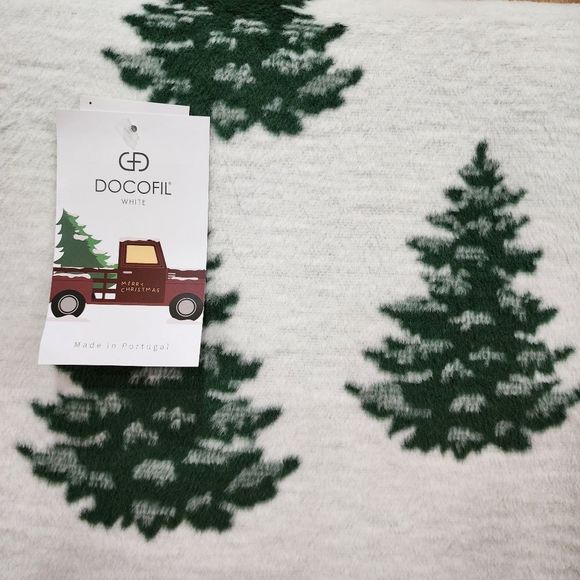 Docofil Bedding Docofil Oversize Reversible Green White Soft Throw